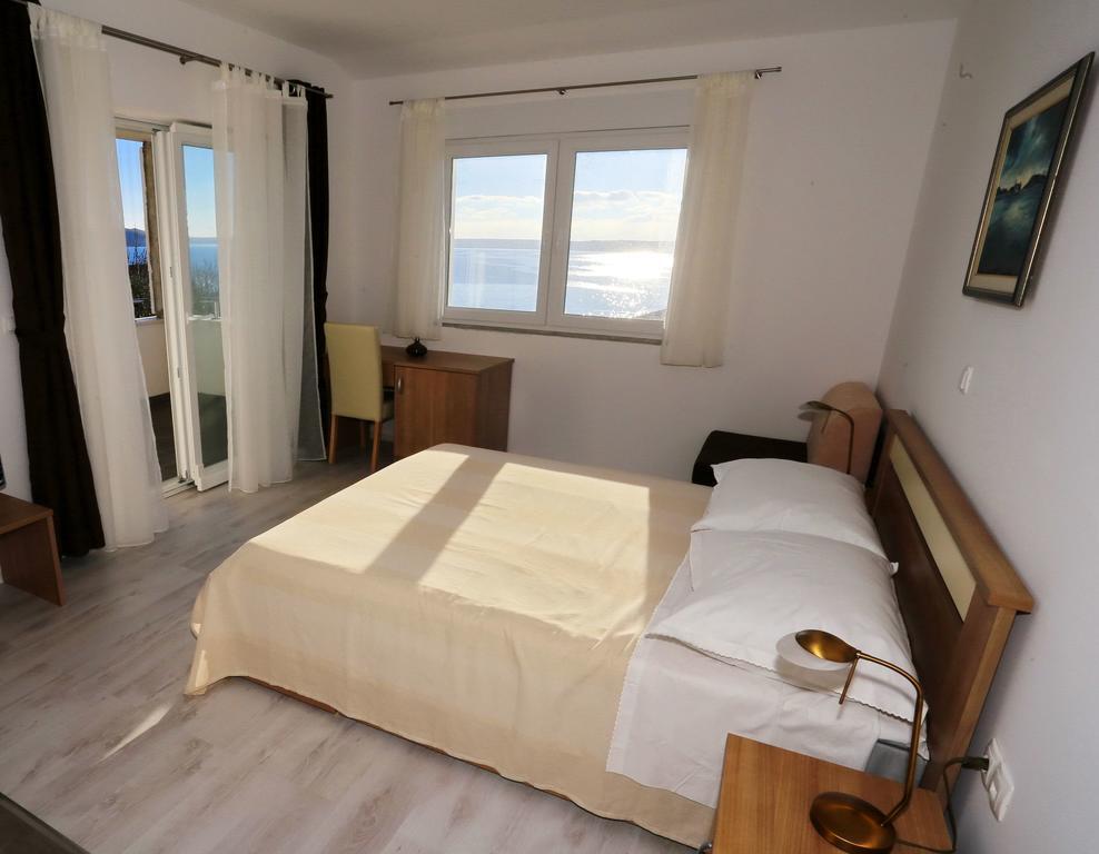 House Natali 70M From The Beach - Free Ev Top Up Rtina Exterior foto