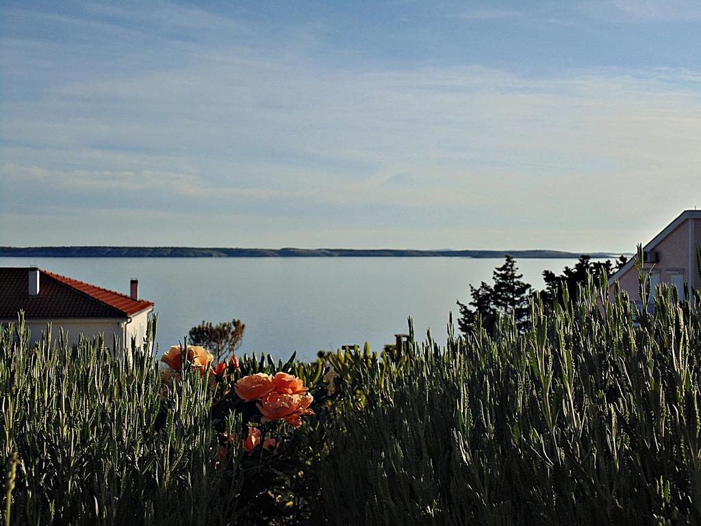 House Natali 70M From The Beach - Free Ev Top Up Rtina Exterior foto