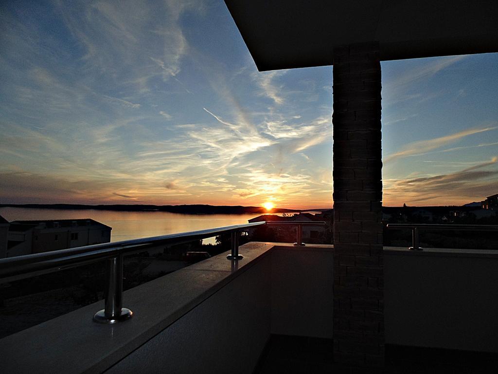 House Natali 70M From The Beach - Free Ev Top Up Rtina Exterior foto