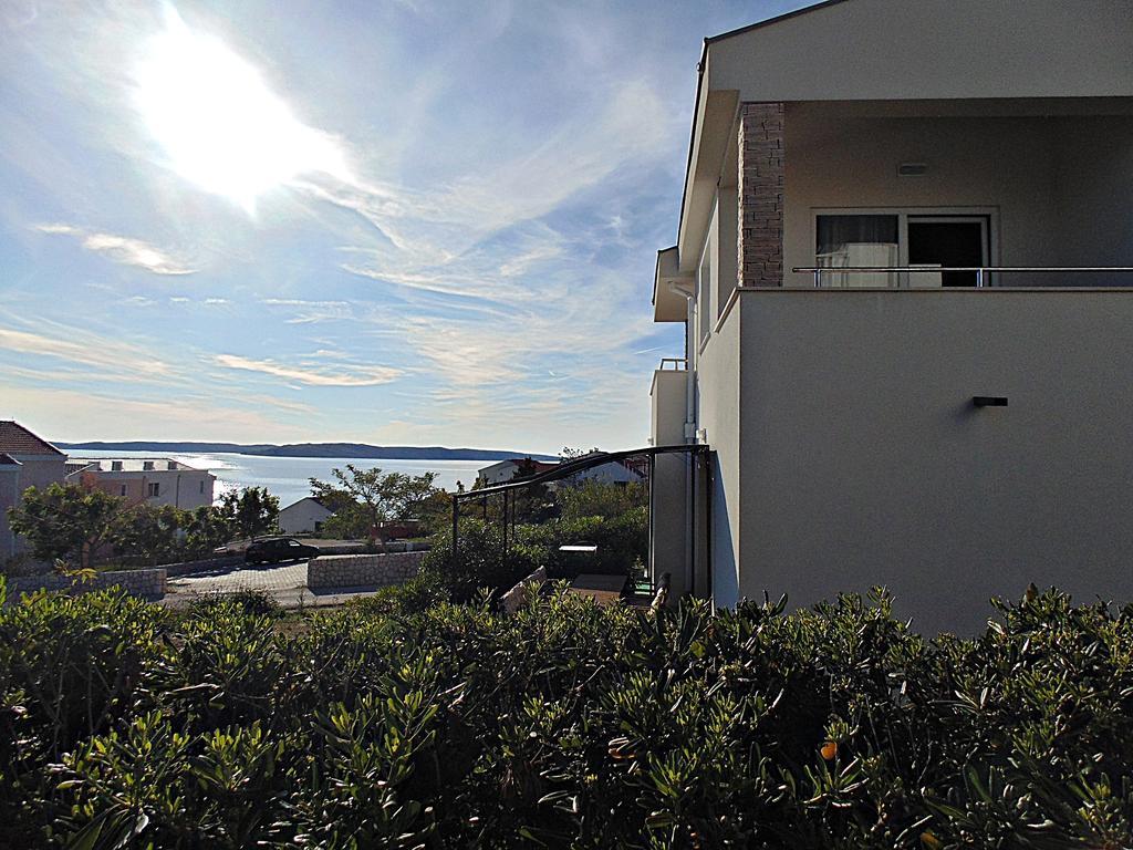 House Natali 70M From The Beach - Free Ev Top Up Rtina Exterior foto